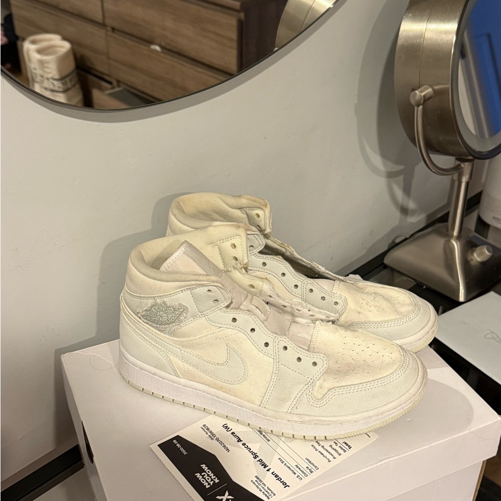 Jordan 1 Mid Spruce Aura
